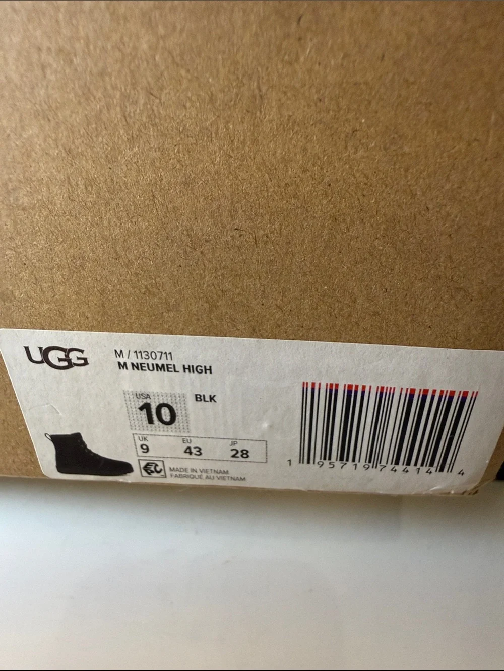 UGG suede chukka